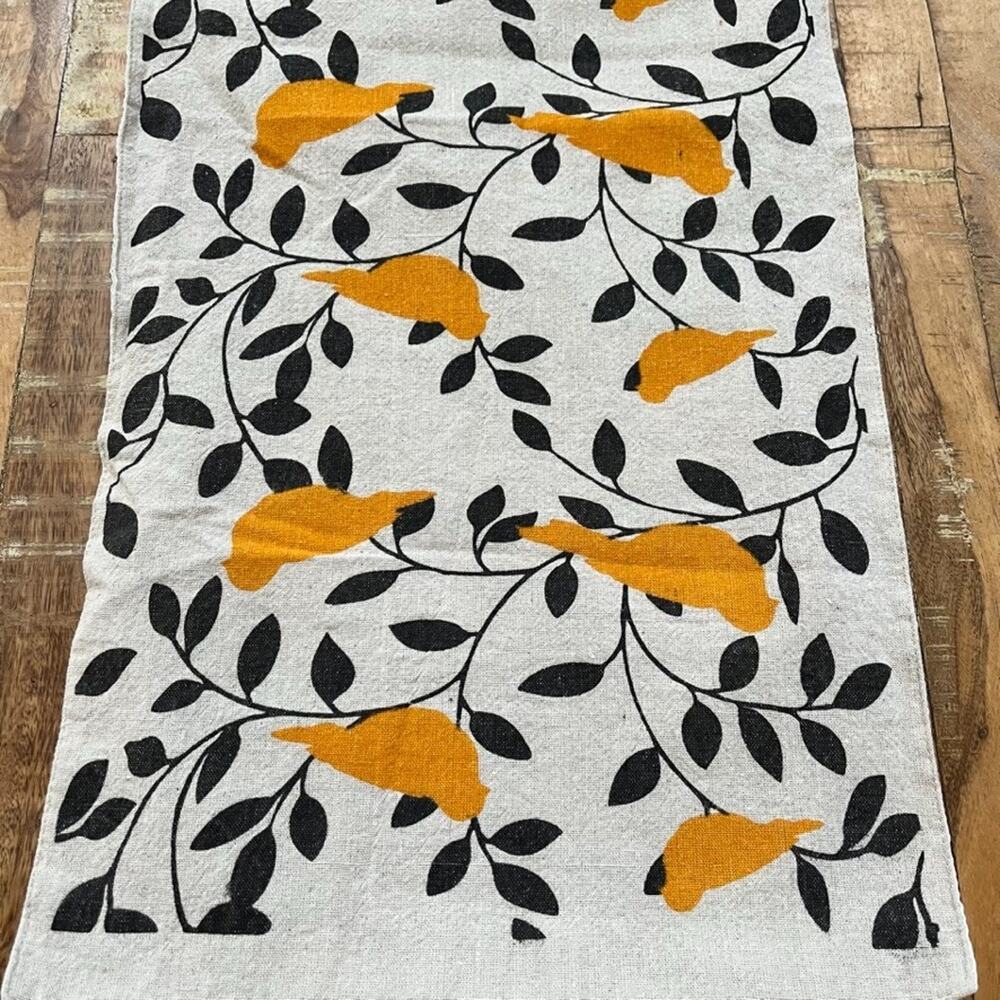 Table Runner 67" Cream Color Black Vines & Leaves Yellow Birds Cotton - Picture 2 of 11